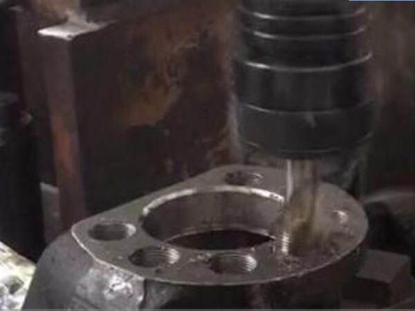 攻絲機工作視頻